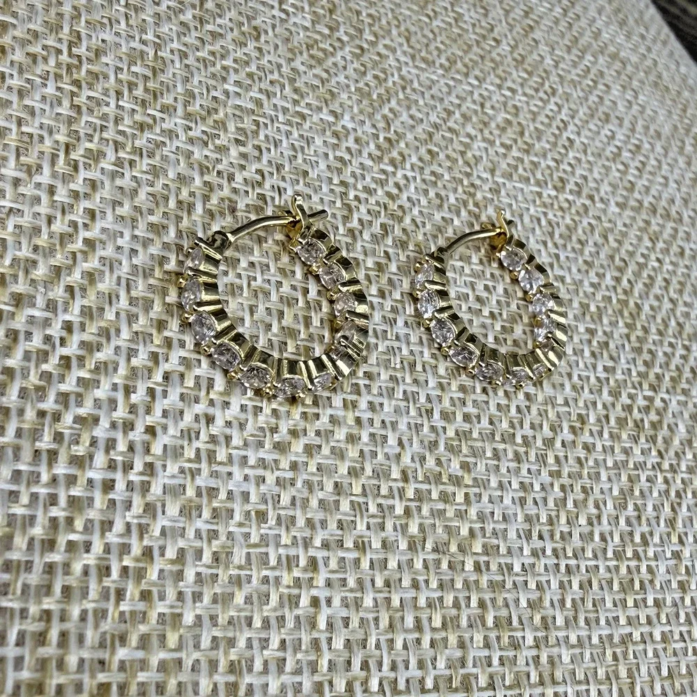 Unbranded sterling silver